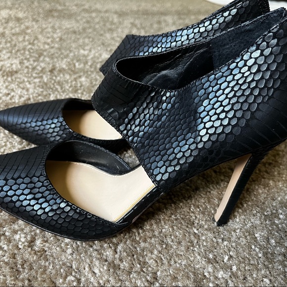 Size 8 Jessica Simpson heels. Work maybe once. - Picture 1 of 3